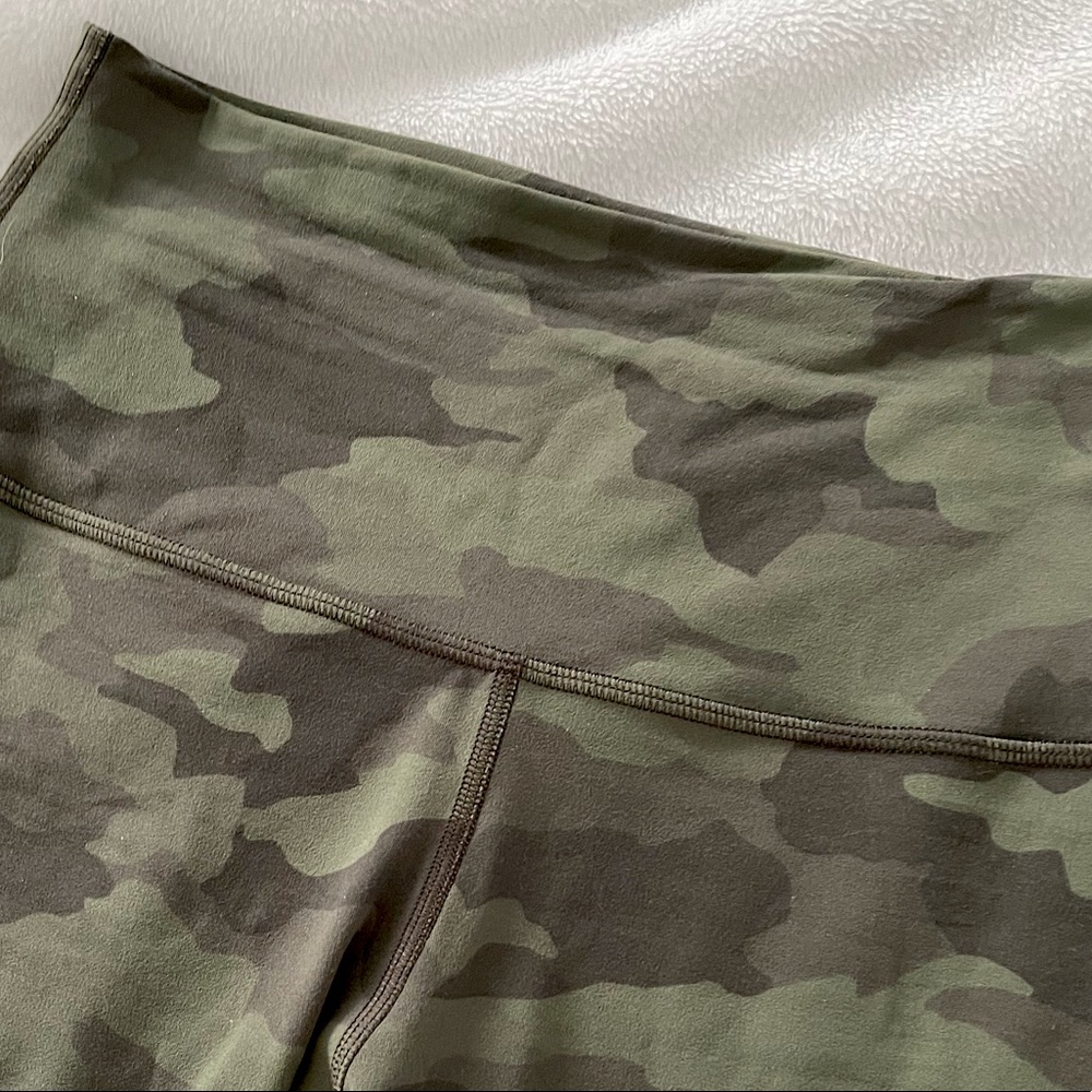 Lululemon Camo Align 25” Size 4